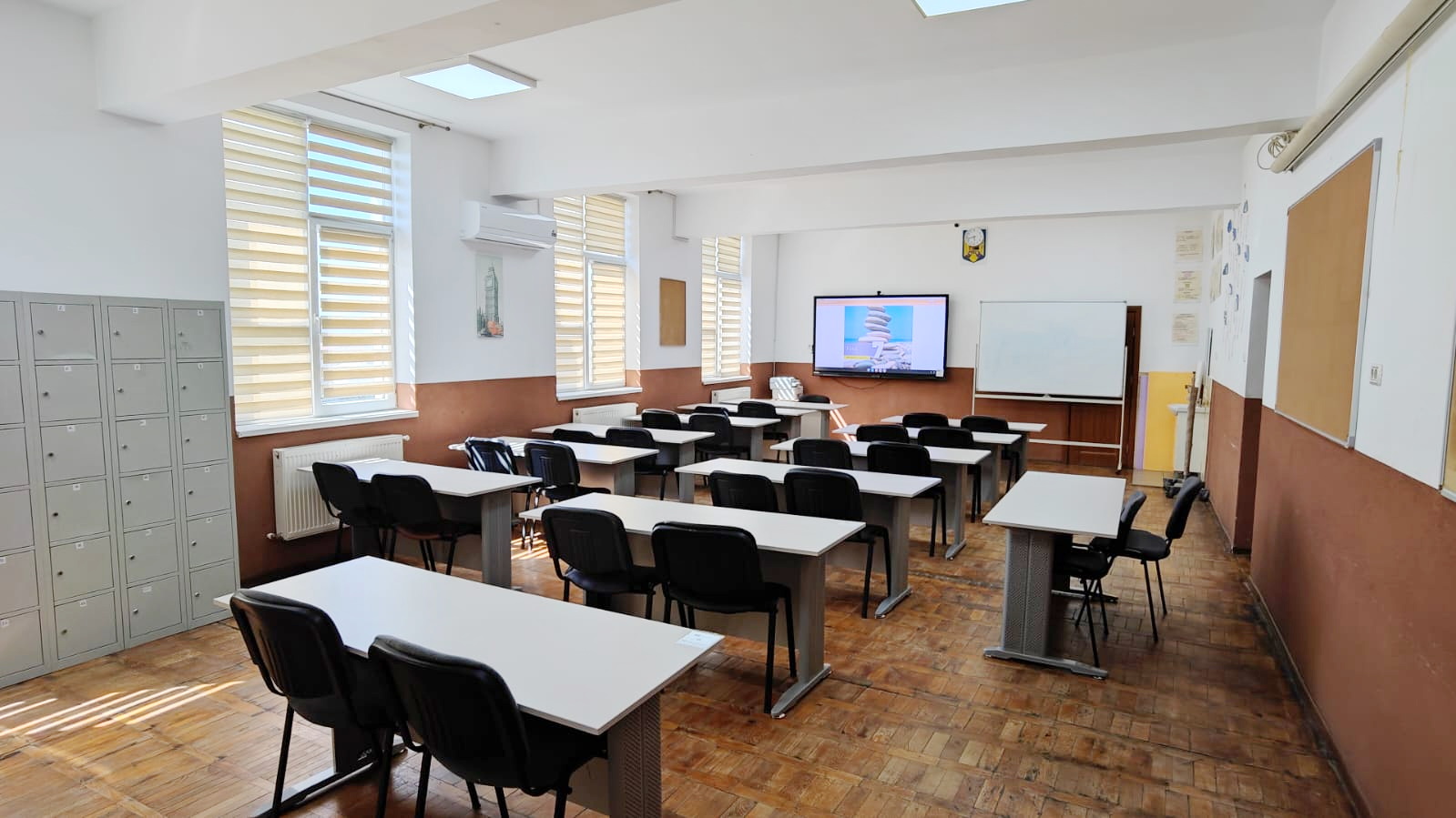 Școala Gimnazială Hârtop s-a înnoit cu echipamente digitale și materiale didactice moderne